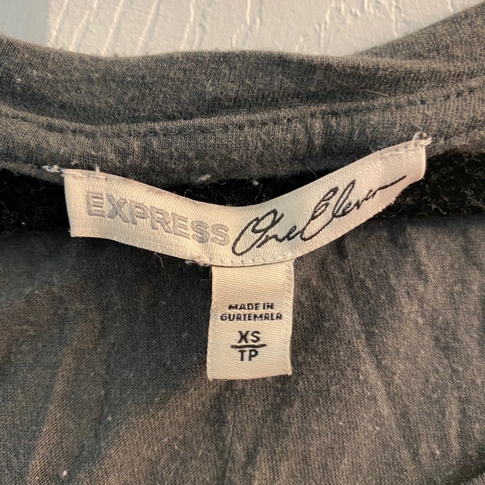 Express t-shirt - Picture 2 of 3